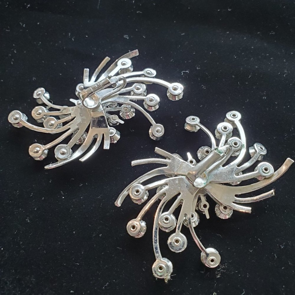 TRUE VINTAGE SPECTULAR RHINESTONE EARRINGS - Picture 2 of 2